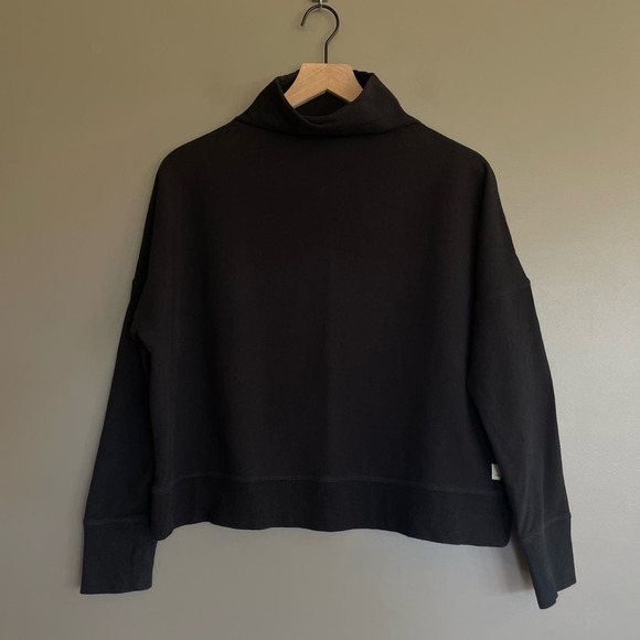 Vuori Cleo Sweatshirt Black Funnelneck Size Small Casual Comfortable Athletic - Picture 4 of 16